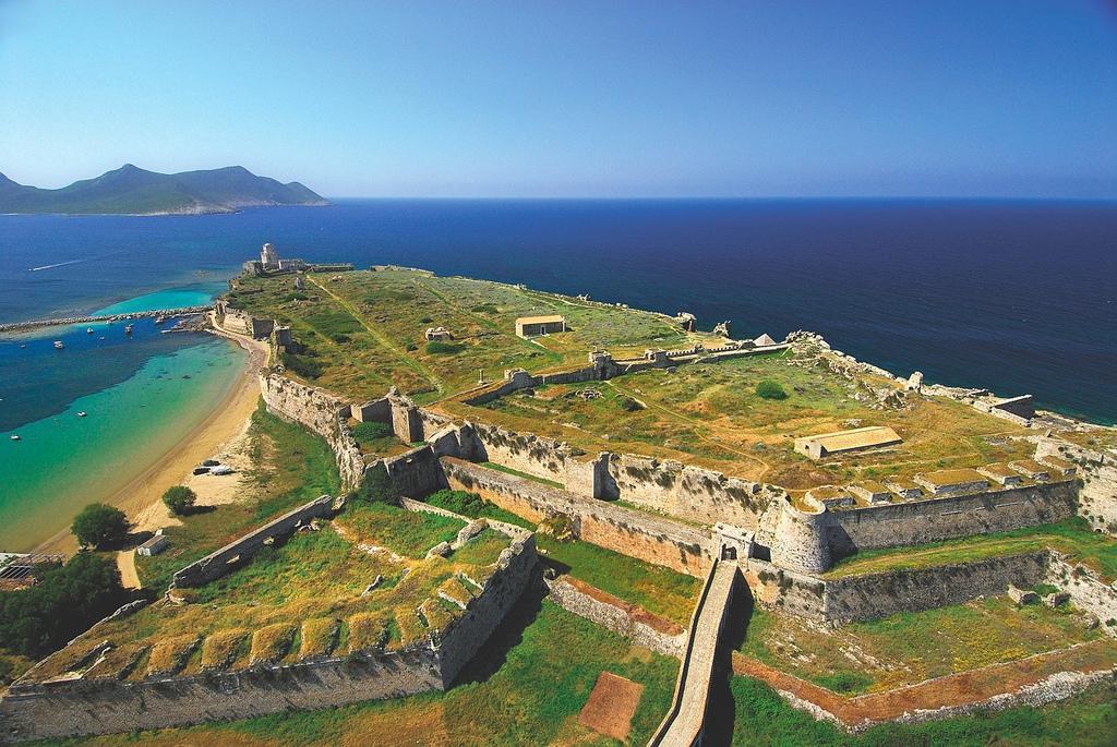 Finiki Plaza Lejlighedshotel Methoni  Eksteriør billede